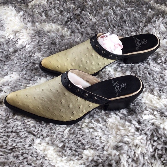 Cream colored Ostrich print Sedona West Mules - Picture 2 of 8